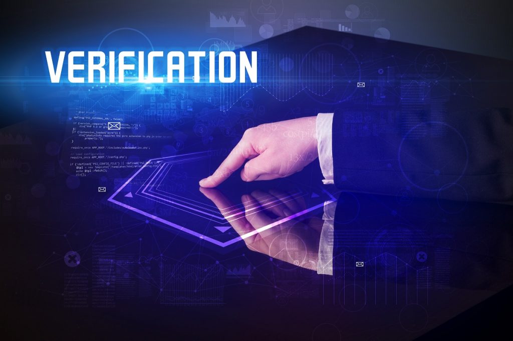 Quelles sont les qualifications pour devenir ingénieur vérification